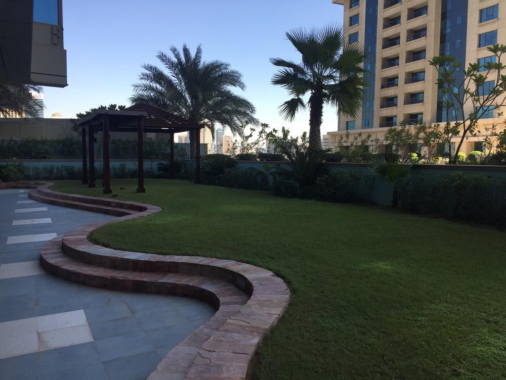 Espace Holiday Homes - Ocean Heights 14 Dubai Esterno foto