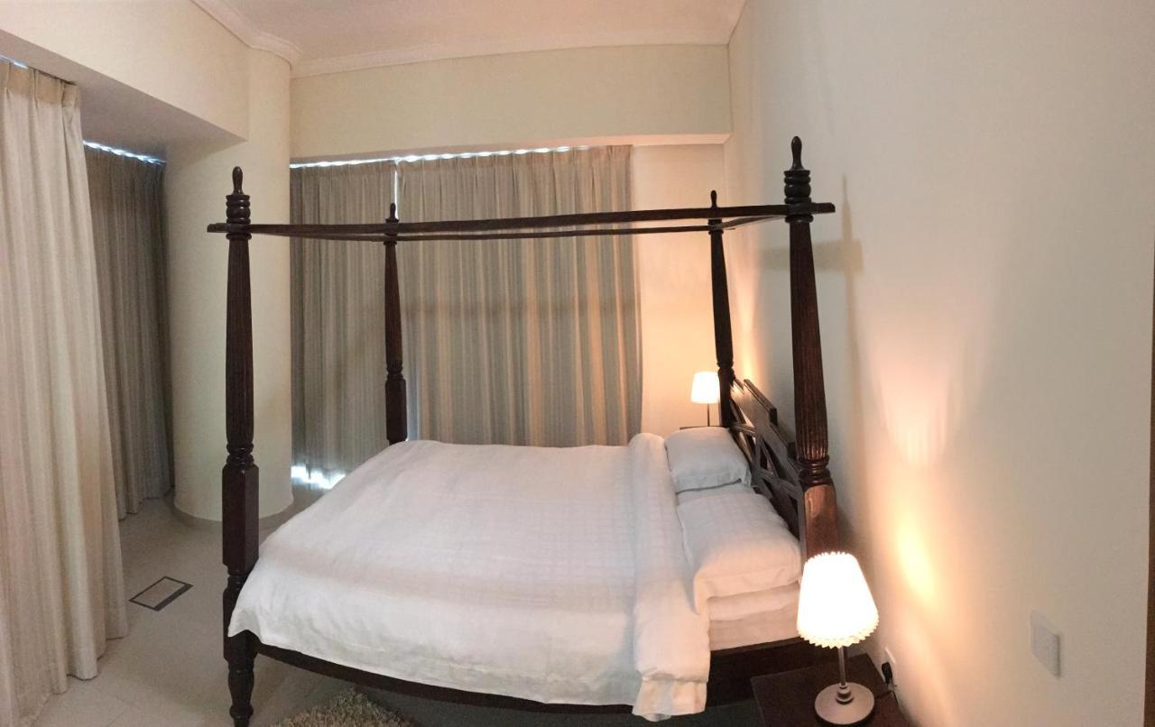 Espace Holiday Homes - Ocean Heights 14 Dubai Esterno foto