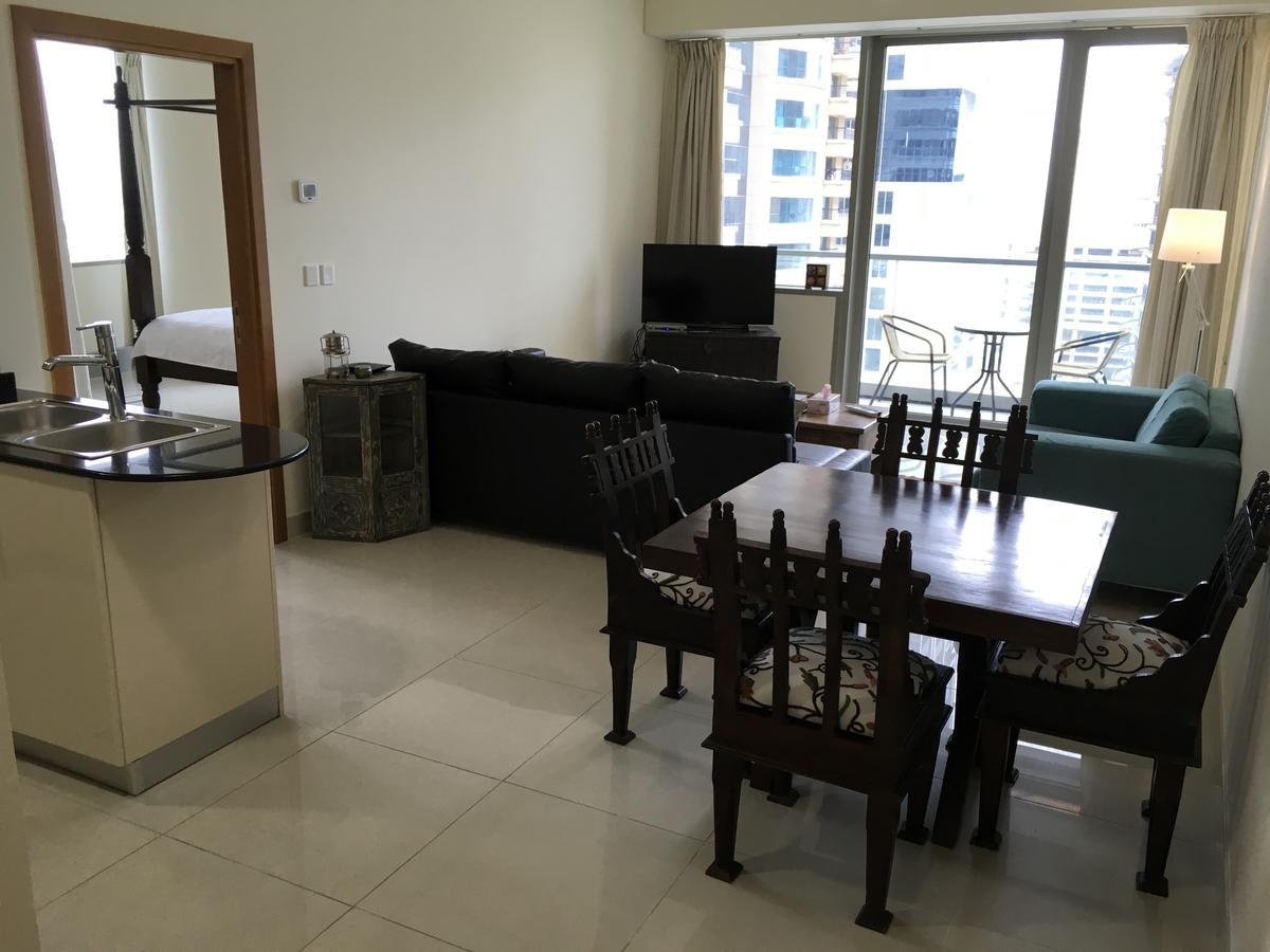 Espace Holiday Homes - Ocean Heights 14 Dubai Esterno foto
